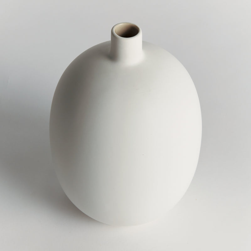 BARCLAY BUTERA SANDBAR VASE COLLECTION