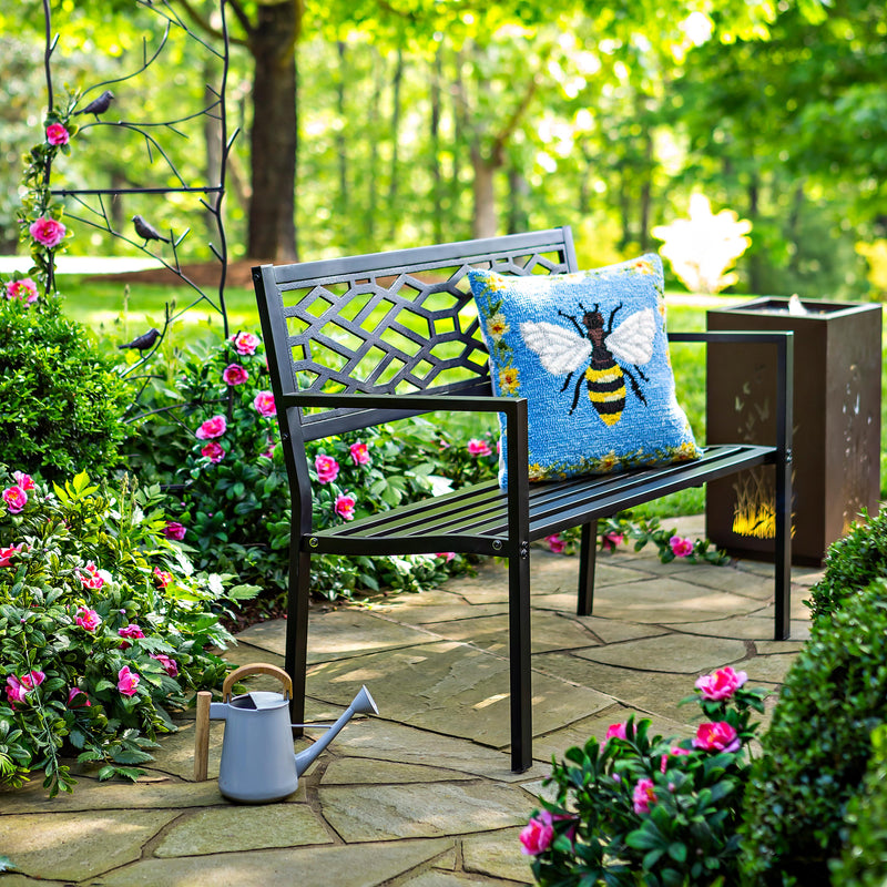 Indoor/Outdoor Bee Hooked Polypropylene Throw Pillow 18"x18"