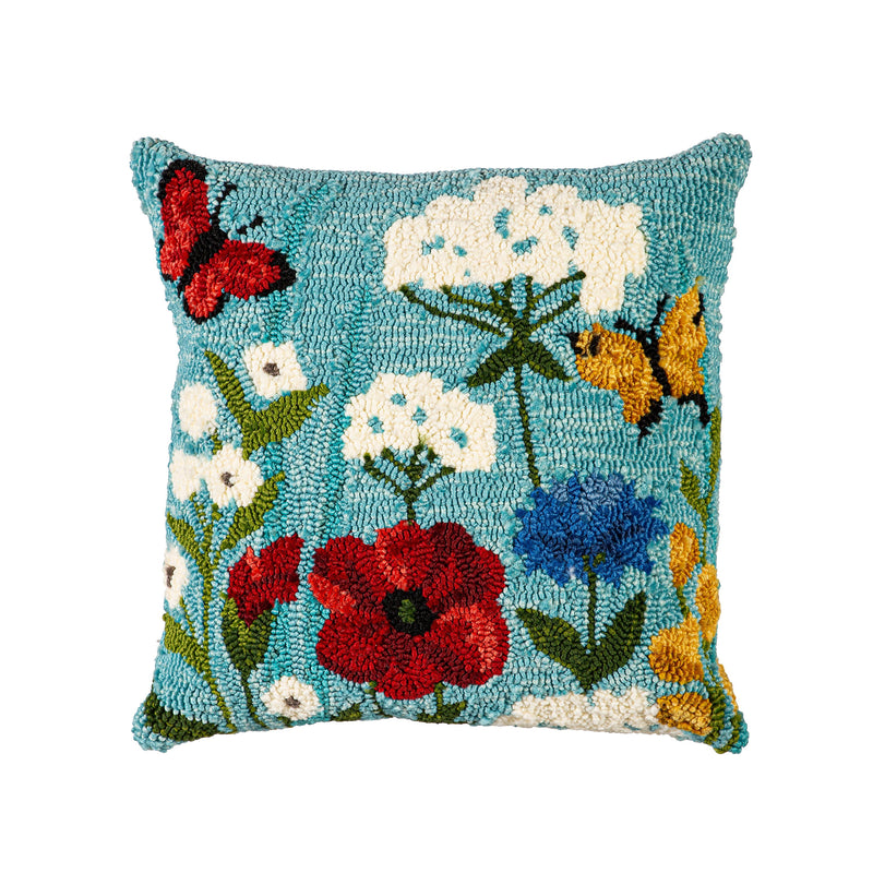 Indoor/Outdoor  Hooked Polypropylene Wildflower Throw Pillow 18"x18"