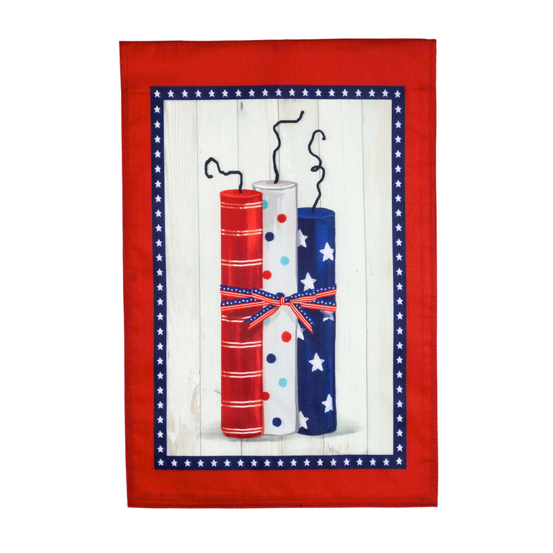 Americana Firecrackers Garden Strié Flag,14t9861
